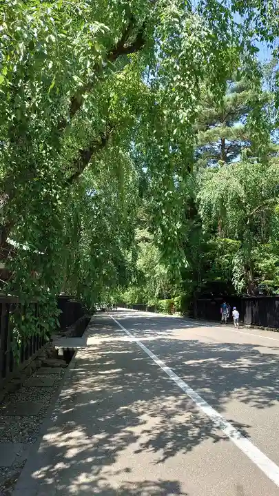 横手神明社の周辺
