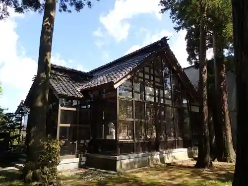 額東神社の本殿