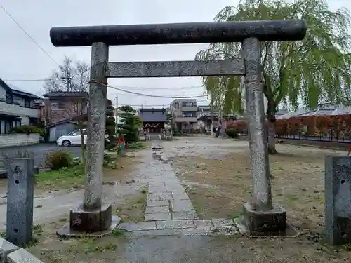 近森稲荷神社の鳥居