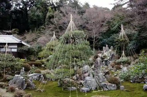 吸湖山　青岸寺の庭園