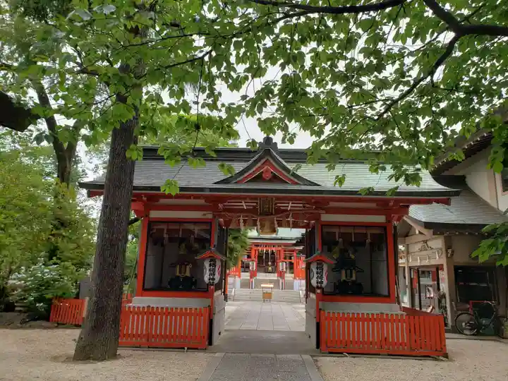 馬橋稲荷神社の山門・神門