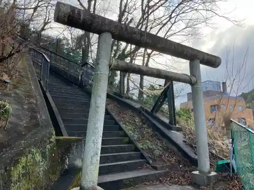 八坂三峯神社の鳥居