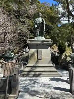 誕生寺の{uncategorized: "未分類", other: "その他", undefined: "問題あり", building: "その他建物", grave: "お墓", sacred_gate: "鳥居", guardian: "狛犬", statue: "像", buddha: "仏像", history: "歴史", nature: "自然", garden: "庭園", animal: "動物", pagoda: "塔", temizu: "手水舎", mountain_gate: "山門・神門", sanctuary: "本殿・本堂", subordinate: "末社・摂社", art: "芸術", scenery: "景色", jizo: "地蔵", ema: "絵馬", goshuin: "御朱印", omikuji: "おみくじ", items: "授与品その他", amulet: "お守り", goshuincho: "御朱印帳", eats: "食事", festival: "お祭り", votive_dance: "神楽", shichigosan: "七五三参", wedding: "結婚式", experience: "体験その他", initially: "初詣", around: "周辺", anti_infection: "感染症対策"}