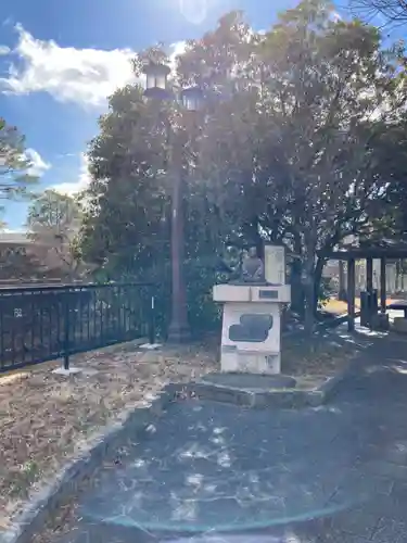 歳徳神社の像