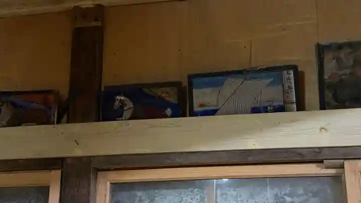 三好八幡神社の{uncategorized: "未分類", other: "その他", undefined: "問題あり", building: "その他建物", grave: "お墓", sacred_gate: "鳥居", guardian: "狛犬", statue: "像", buddha: "仏像", history: "歴史", nature: "自然", garden: "庭園", animal: "動物", pagoda: "塔", temizu: "手水舎", mountain_gate: "山門・神門", sanctuary: "本殿・本堂", subordinate: "末社・摂社", art: "芸術", scenery: "景色", jizo: "地蔵", ema: "絵馬", goshuin: "御朱印", omikuji: "おみくじ", items: "授与品その他", amulet: "お守り", goshuincho: "御朱印帳", eats: "食事", festival: "お祭り", votive_dance: "神楽", shichigosan: "七五三参", wedding: "結婚式", experience: "体験その他", initially: "初詣", around: "周辺", anti_infection: "感染症対策"}