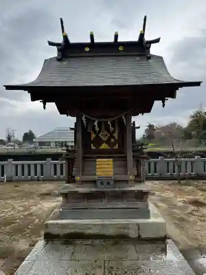 素鵞神社の{uncategorized: "未分類", other: "その他", undefined: "問題あり", building: "その他建物", grave: "お墓", sacred_gate: "鳥居", guardian: "狛犬", statue: "像", buddha: "仏像", history: "歴史", nature: "自然", garden: "庭園", animal: "動物", pagoda: "塔", temizu: "手水舎", mountain_gate: "山門・神門", sanctuary: "本殿・本堂", subordinate: "末社・摂社", art: "芸術", scenery: "景色", jizo: "地蔵", ema: "絵馬", goshuin: "御朱印", omikuji: "おみくじ", items: "授与品その他", amulet: "お守り", goshuincho: "御朱印帳", eats: "食事", festival: "お祭り", votive_dance: "神楽", shichigosan: "七五三参", wedding: "結婚式", experience: "体験その他", initially: "初詣", around: "周辺", anti_infection: "感染症対策"}