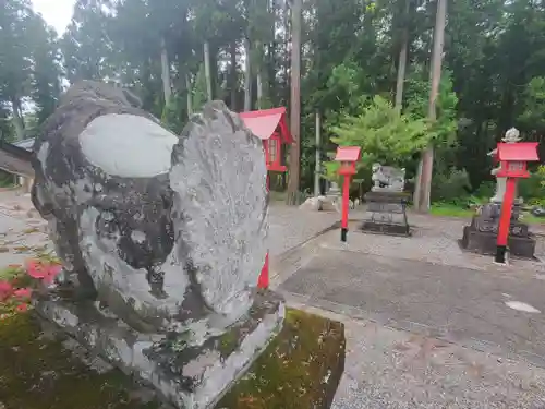 示現神社の狛犬