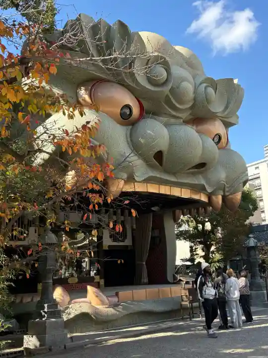 難波八阪神社の{uncategorized: "未分類", other: "その他", undefined: "問題あり", building: "その他建物", grave: "お墓", sacred_gate: "鳥居", guardian: "狛犬", statue: "像", buddha: "仏像", history: "歴史", nature: "自然", garden: "庭園", animal: "動物", pagoda: "塔", temizu: "手水舎", mountain_gate: "山門・神門", sanctuary: "本殿・本堂", subordinate: "末社・摂社", art: "芸術", scenery: "景色", jizo: "地蔵", ema: "絵馬", goshuin: "御朱印", omikuji: "おみくじ", items: "授与品その他", amulet: "お守り", goshuincho: "御朱印帳", eats: "食事", festival: "お祭り", votive_dance: "神楽", shichigosan: "七五三参", wedding: "結婚式", experience: "体験その他", initially: "初詣", around: "周辺", anti_infection: "感染症対策"}