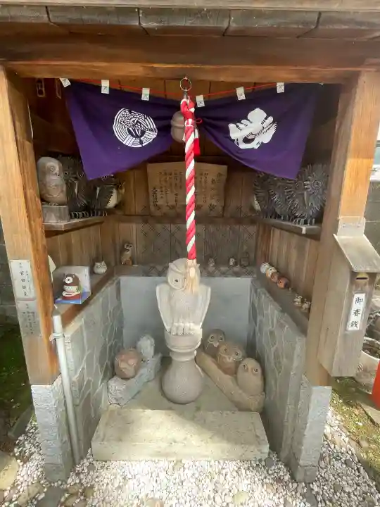 久富稲荷神社の{uncategorized: "未分類", other: "その他", undefined: "問題あり", building: "その他建物", grave: "お墓", sacred_gate: "鳥居", guardian: "狛犬", statue: "像", buddha: "仏像", history: "歴史", nature: "自然", garden: "庭園", animal: "動物", pagoda: "塔", temizu: "手水舎", mountain_gate: "山門・神門", sanctuary: "本殿・本堂", subordinate: "末社・摂社", art: "芸術", scenery: "景色", jizo: "地蔵", ema: "絵馬", goshuin: "御朱印", omikuji: "おみくじ", items: "授与品その他", amulet: "お守り", goshuincho: "御朱印帳", eats: "食事", festival: "お祭り", votive_dance: "神楽", shichigosan: "七五三参", wedding: "結婚式", experience: "体験その他", initially: "初詣", around: "周辺", anti_infection: "感染症対策"}