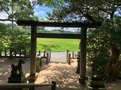 宇迦神社の鳥居