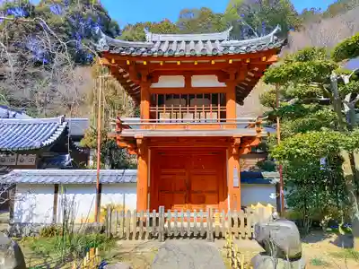 岡寺（龍蓋寺）の山門・神門