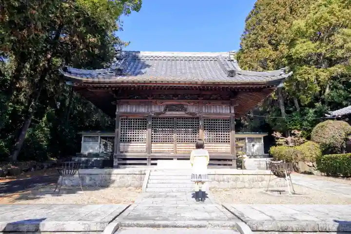 八柱社の本殿・本堂