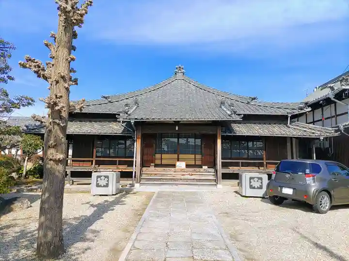 秋篠寺の本殿・本堂