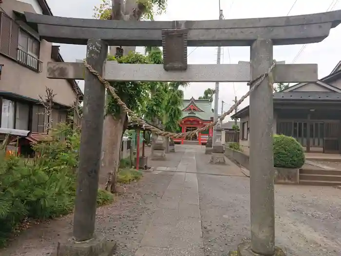 川向稲荷神社の鳥居