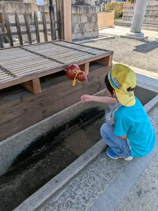 豊国神社の{uncategorized: "未分類", other: "その他", undefined: "問題あり", building: "その他建物", grave: "お墓", sacred_gate: "鳥居", guardian: "狛犬", statue: "像", buddha: "仏像", history: "歴史", nature: "自然", garden: "庭園", animal: "動物", pagoda: "塔", temizu: "手水舎", mountain_gate: "山門・神門", sanctuary: "本殿・本堂", subordinate: "末社・摂社", art: "芸術", scenery: "景色", jizo: "地蔵", ema: "絵馬", goshuin: "御朱印", omikuji: "おみくじ", items: "授与品その他", amulet: "お守り", goshuincho: "御朱印帳", eats: "食事", festival: "お祭り", votive_dance: "神楽", shichigosan: "七五三参", wedding: "結婚式", experience: "体験その他", initially: "初詣", around: "周辺", anti_infection: "感染症対策"}