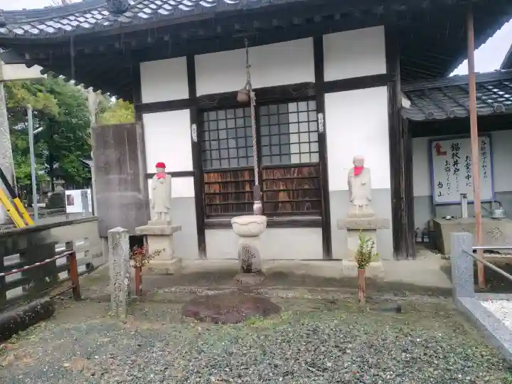 祇園山 徳城寺の{uncategorized: "未分類", other: "その他", undefined: "問題あり", building: "その他建物", grave: "お墓", sacred_gate: "鳥居", guardian: "狛犬", statue: "像", buddha: "仏像", history: "歴史", nature: "自然", garden: "庭園", animal: "動物", pagoda: "塔", temizu: "手水舎", mountain_gate: "山門・神門", sanctuary: "本殿・本堂", subordinate: "末社・摂社", art: "芸術", scenery: "景色", jizo: "地蔵", ema: "絵馬", goshuin: "御朱印", omikuji: "おみくじ", items: "授与品その他", amulet: "お守り", goshuincho: "御朱印帳", eats: "食事", festival: "お祭り", votive_dance: "神楽", shichigosan: "七五三参", wedding: "結婚式", experience: "体験その他", initially: "初詣", around: "周辺", anti_infection: "感染症対策"}