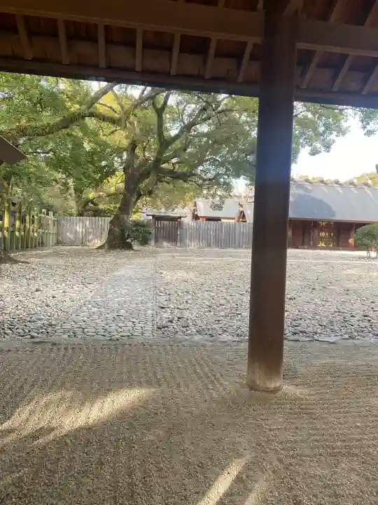 熱田神宮の{uncategorized: "未分類", other: "その他", undefined: "問題あり", building: "その他建物", grave: "お墓", sacred_gate: "鳥居", guardian: "狛犬", statue: "像", buddha: "仏像", history: "歴史", nature: "自然", garden: "庭園", animal: "動物", pagoda: "塔", temizu: "手水舎", mountain_gate: "山門・神門", sanctuary: "本殿・本堂", subordinate: "末社・摂社", art: "芸術", scenery: "景色", jizo: "地蔵", ema: "絵馬", goshuin: "御朱印", omikuji: "おみくじ", items: "授与品その他", amulet: "お守り", goshuincho: "御朱印帳", eats: "食事", festival: "お祭り", votive_dance: "神楽", shichigosan: "七五三参", wedding: "結婚式", experience: "体験その他", initially: "初詣", around: "周辺", anti_infection: "感染症対策"}