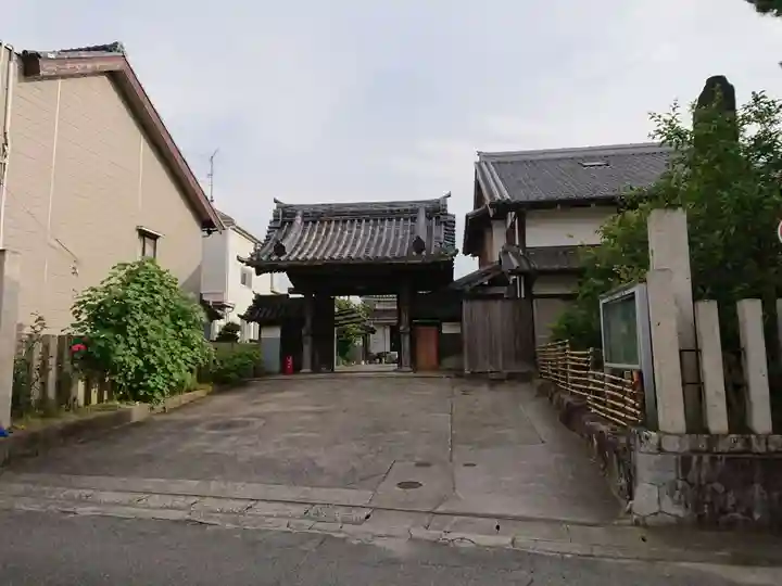唯法寺の山門・神門