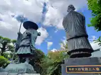 泉蔵寺の像