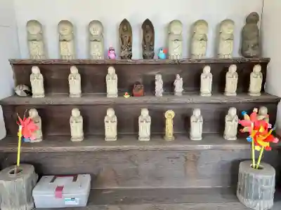 同聚院の{uncategorized: "未分類", other: "その他", undefined: "問題あり", building: "その他建物", grave: "お墓", sacred_gate: "鳥居", guardian: "狛犬", statue: "像", buddha: "仏像", history: "歴史", nature: "自然", garden: "庭園", animal: "動物", pagoda: "塔", temizu: "手水舎", mountain_gate: "山門・神門", sanctuary: "本殿・本堂", subordinate: "末社・摂社", art: "芸術", scenery: "景色", jizo: "地蔵", ema: "絵馬", goshuin: "御朱印", omikuji: "おみくじ", items: "授与品その他", amulet: "お守り", goshuincho: "御朱印帳", eats: "食事", festival: "お祭り", votive_dance: "神楽", shichigosan: "七五三参", wedding: "結婚式", experience: "体験その他", initially: "初詣", around: "周辺", anti_infection: "感染症対策"}