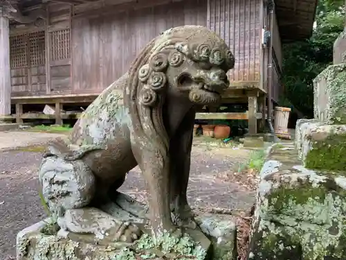 金氣神社の狛犬