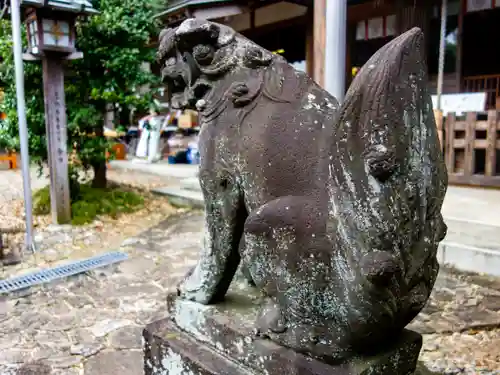 新羽杉山神社の狛犬