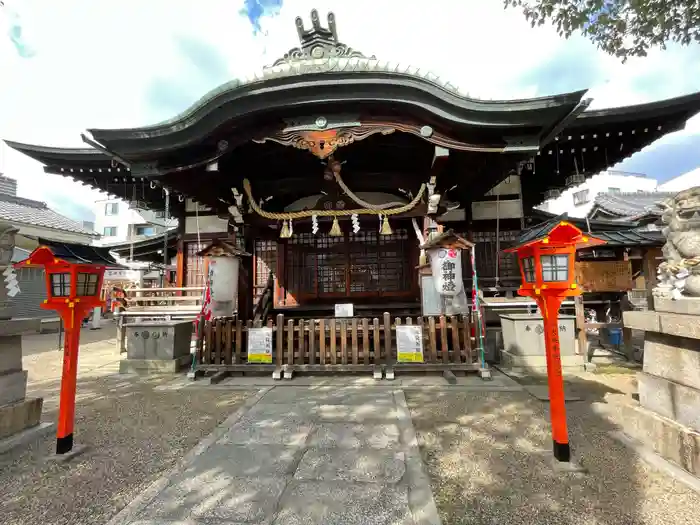 中道八阪神社の本殿