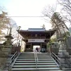 高尾山薬王院の山門