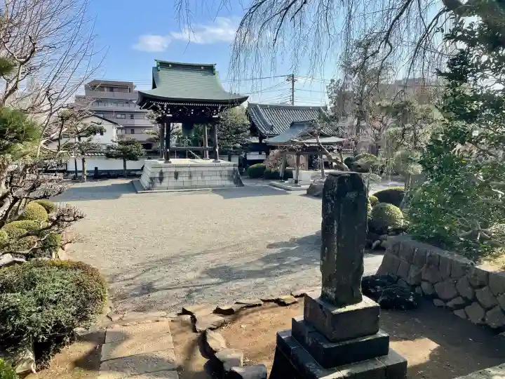 青柳寺の{uncategorized: "未分類", other: "その他", undefined: "問題あり", building: "その他建物", grave: "お墓", sacred_gate: "鳥居", guardian: "狛犬", statue: "像", buddha: "仏像", history: "歴史", nature: "自然", garden: "庭園", animal: "動物", pagoda: "塔", temizu: "手水舎", mountain_gate: "山門・神門", sanctuary: "本殿・本堂", subordinate: "末社・摂社", art: "芸術", scenery: "景色", jizo: "地蔵", ema: "絵馬", goshuin: "御朱印", omikuji: "おみくじ", items: "授与品その他", amulet: "お守り", goshuincho: "御朱印帳", eats: "食事", festival: "お祭り", votive_dance: "神楽", shichigosan: "七五三参", wedding: "結婚式", experience: "体験その他", initially: "初詣", around: "周辺", anti_infection: "感染症対策"}