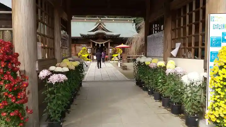 常陸第三宮 吉田神社の山門・神門