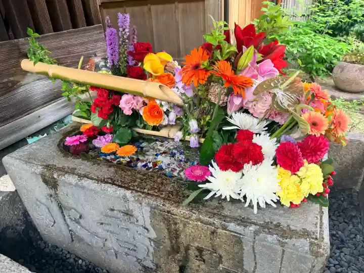 勝林寺の{uncategorized: "未分類", other: "その他", undefined: "問題あり", building: "その他建物", grave: "お墓", sacred_gate: "鳥居", guardian: "狛犬", statue: "像", buddha: "仏像", history: "歴史", nature: "自然", garden: "庭園", animal: "動物", pagoda: "塔", temizu: "手水舎", mountain_gate: "山門・神門", sanctuary: "本殿・本堂", subordinate: "末社・摂社", art: "芸術", scenery: "景色", jizo: "地蔵", ema: "絵馬", goshuin: "御朱印", omikuji: "おみくじ", items: "授与品その他", amulet: "お守り", goshuincho: "御朱印帳", eats: "食事", festival: "お祭り", votive_dance: "神楽", shichigosan: "七五三参", wedding: "結婚式", experience: "体験その他", initially: "初詣", around: "周辺", anti_infection: "感染症対策"}