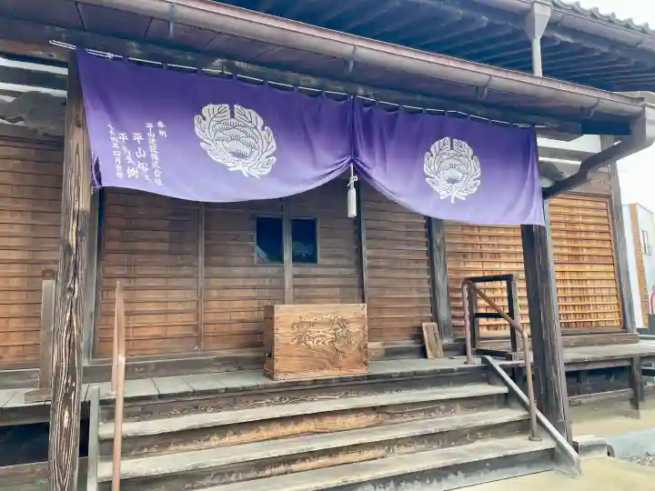 成田山 薬師堂(旧本堂)の{uncategorized: "未分類", other: "その他", undefined: "問題あり", building: "その他建物", grave: "お墓", sacred_gate: "鳥居", guardian: "狛犬", statue: "像", buddha: "仏像", history: "歴史", nature: "自然", garden: "庭園", animal: "動物", pagoda: "塔", temizu: "手水舎", mountain_gate: "山門・神門", sanctuary: "本殿・本堂", subordinate: "末社・摂社", art: "芸術", scenery: "景色", jizo: "地蔵", ema: "絵馬", goshuin: "御朱印", omikuji: "おみくじ", items: "授与品その他", amulet: "お守り", goshuincho: "御朱印帳", eats: "食事", festival: "お祭り", votive_dance: "神楽", shichigosan: "七五三参", wedding: "結婚式", experience: "体験その他", initially: "初詣", around: "周辺", anti_infection: "感染症対策"}