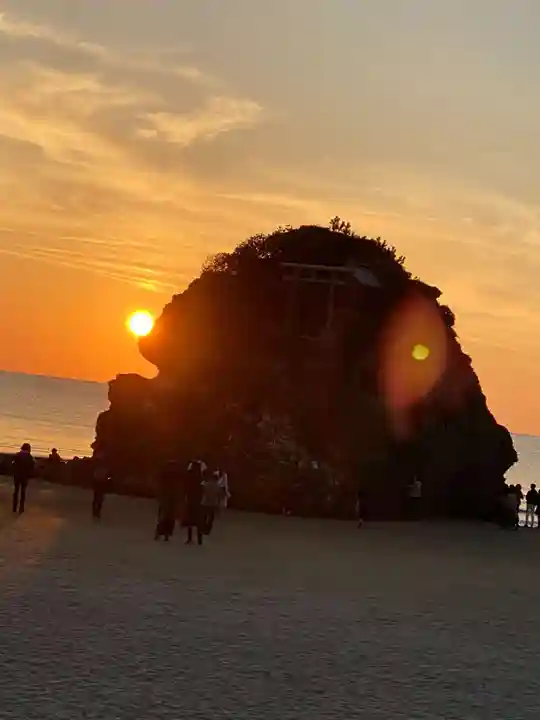 稲佐の浜 弁天島の景色