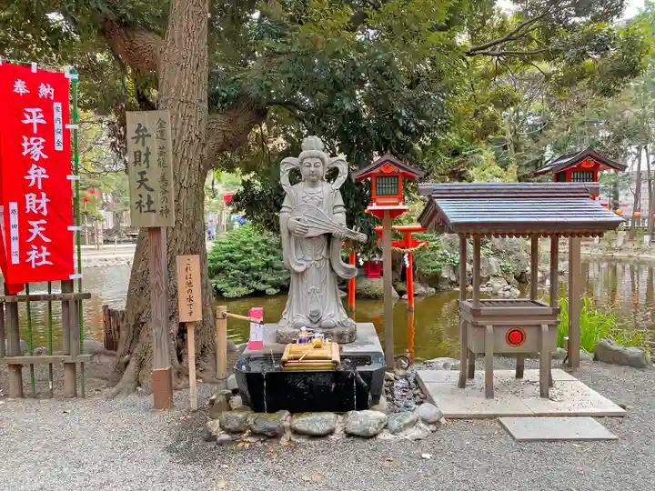平塚八幡宮の像