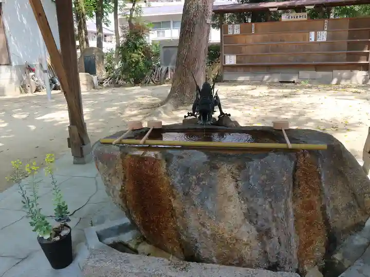 甲子園八幡神社の手水舎