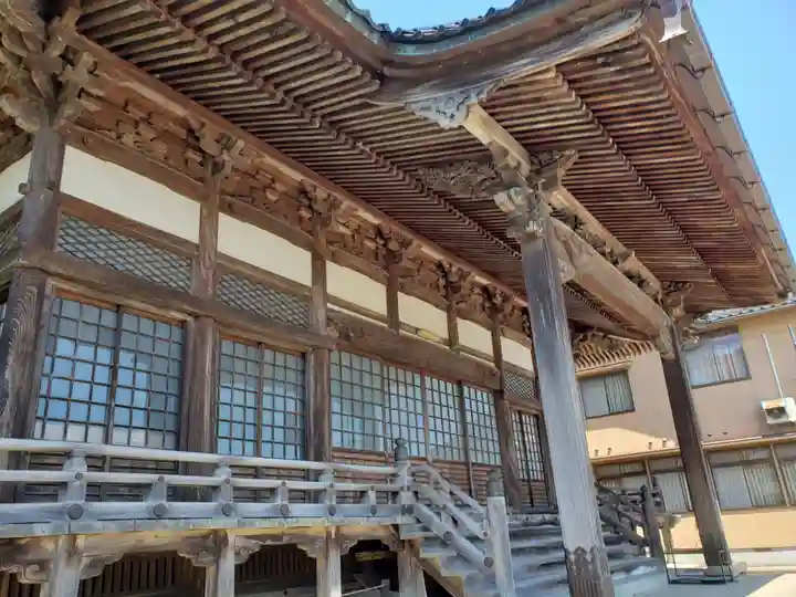 尊光寺の本殿・本堂