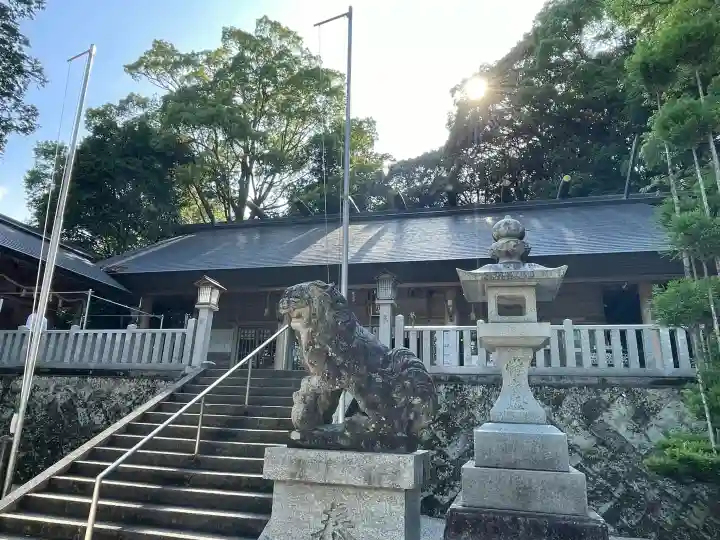 黒髪神社の{uncategorized: "未分類", other: "その他", undefined: "問題あり", building: "その他建物", grave: "お墓", sacred_gate: "鳥居", guardian: "狛犬", statue: "像", buddha: "仏像", history: "歴史", nature: "自然", garden: "庭園", animal: "動物", pagoda: "塔", temizu: "手水舎", mountain_gate: "山門・神門", sanctuary: "本殿・本堂", subordinate: "末社・摂社", art: "芸術", scenery: "景色", jizo: "地蔵", ema: "絵馬", goshuin: "御朱印", omikuji: "おみくじ", items: "授与品その他", amulet: "お守り", goshuincho: "御朱印帳", eats: "食事", festival: "お祭り", votive_dance: "神楽", shichigosan: "七五三参", wedding: "結婚式", experience: "体験その他", initially: "初詣", around: "周辺", anti_infection: "感染症対策"}