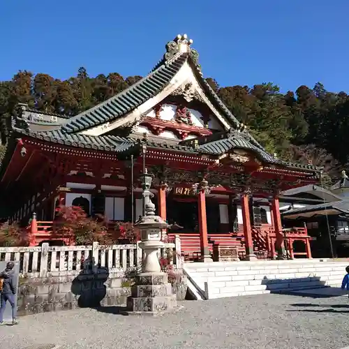 久遠寺の本殿