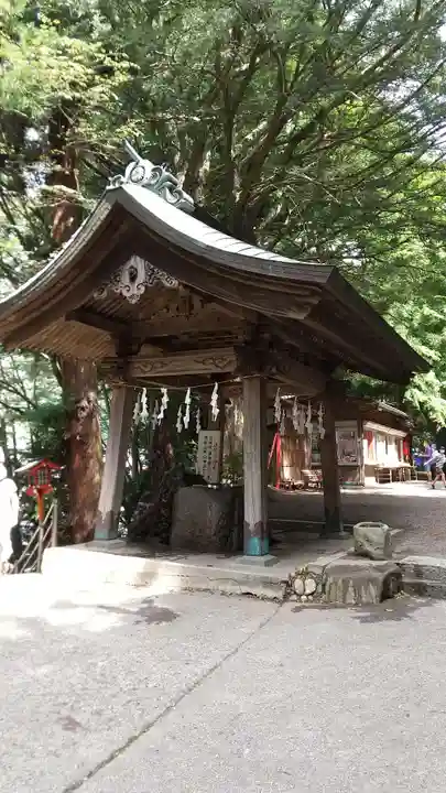 新倉富士浅間神社の手水舎