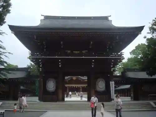 寒川神社の山門・神門