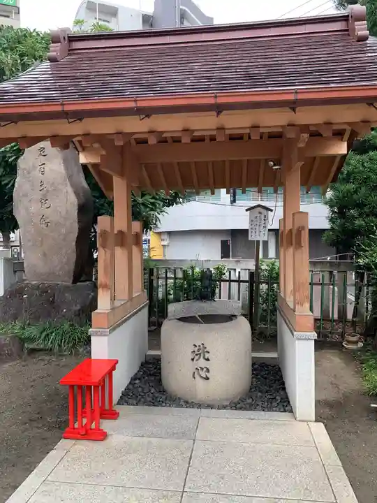 鶴見神社の手水舎