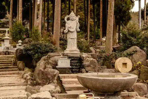 阿蘇白水龍神權現～白蛇神社～(熊本県)