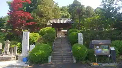 雲性寺の山門・神門