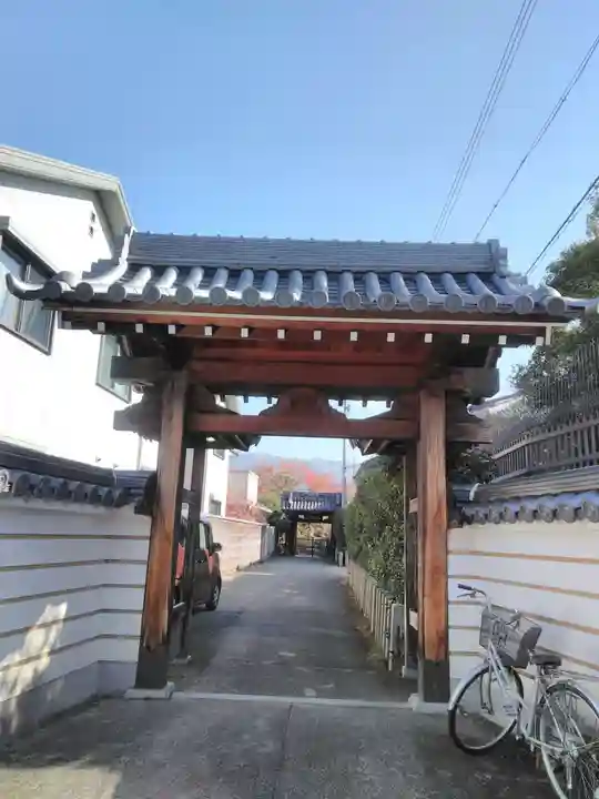 元興寺の山門・神門