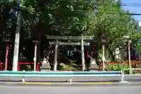 四本木稲荷神社の鳥居