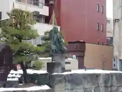 柴田神社の像