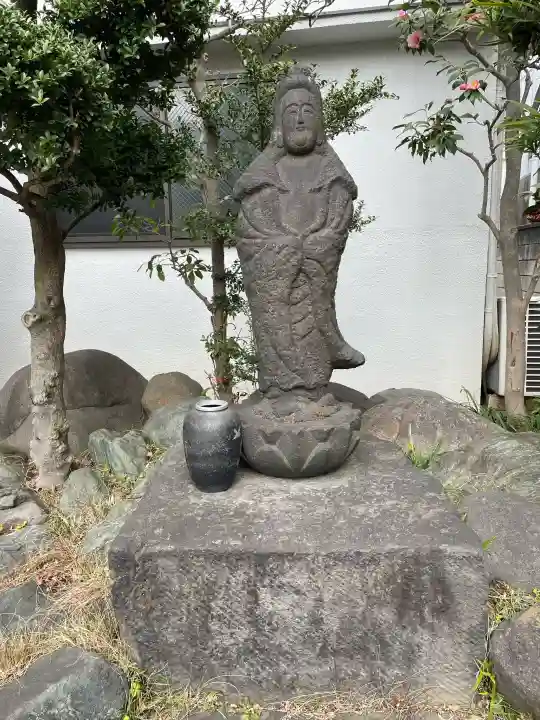 龍光寺の{uncategorized: "未分類", other: "その他", undefined: "問題あり", building: "その他建物", grave: "お墓", sacred_gate: "鳥居", guardian: "狛犬", statue: "像", buddha: "仏像", history: "歴史", nature: "自然", garden: "庭園", animal: "動物", pagoda: "塔", temizu: "手水舎", mountain_gate: "山門・神門", sanctuary: "本殿・本堂", subordinate: "末社・摂社", art: "芸術", scenery: "景色", jizo: "地蔵", ema: "絵馬", goshuin: "御朱印", omikuji: "おみくじ", items: "授与品その他", amulet: "お守り", goshuincho: "御朱印帳", eats: "食事", festival: "お祭り", votive_dance: "神楽", shichigosan: "七五三参", wedding: "結婚式", experience: "体験その他", initially: "初詣", around: "周辺", anti_infection: "感染症対策"}