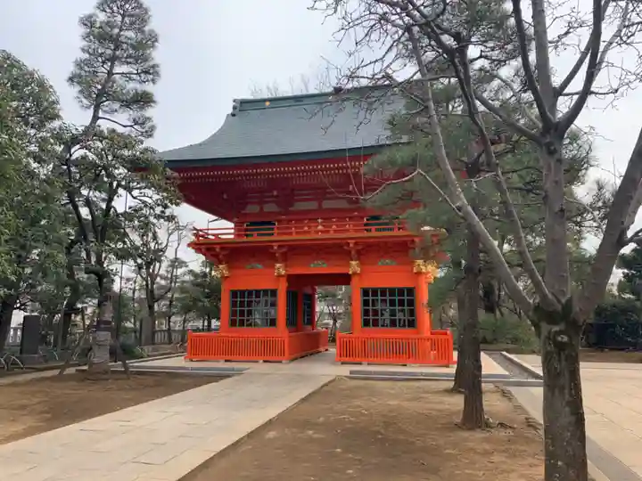 穴八幡宮の山門・神門