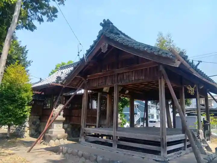 貴船神社の{uncategorized: "未分類", other: "その他", undefined: "問題あり", building: "その他建物", grave: "お墓", sacred_gate: "鳥居", guardian: "狛犬", statue: "像", buddha: "仏像", history: "歴史", nature: "自然", garden: "庭園", animal: "動物", pagoda: "塔", temizu: "手水舎", mountain_gate: "山門・神門", sanctuary: "本殿・本堂", subordinate: "末社・摂社", art: "芸術", scenery: "景色", jizo: "地蔵", ema: "絵馬", goshuin: "御朱印", omikuji: "おみくじ", items: "授与品その他", amulet: "お守り", goshuincho: "御朱印帳", eats: "食事", festival: "お祭り", votive_dance: "神楽", shichigosan: "七五三参", wedding: "結婚式", experience: "体験その他", initially: "初詣", around: "周辺", anti_infection: "感染症対策"}