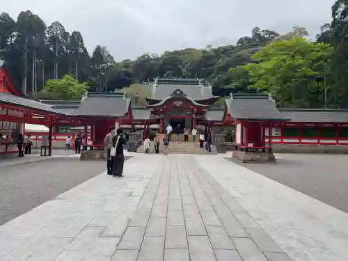 霧島神宮の{uncategorized: "未分類", other: "その他", undefined: "問題あり", building: "その他建物", grave: "お墓", sacred_gate: "鳥居", guardian: "狛犬", statue: "像", buddha: "仏像", history: "歴史", nature: "自然", garden: "庭園", animal: "動物", pagoda: "塔", temizu: "手水舎", mountain_gate: "山門・神門", sanctuary: "本殿・本堂", subordinate: "末社・摂社", art: "芸術", scenery: "景色", jizo: "地蔵", ema: "絵馬", goshuin: "御朱印", omikuji: "おみくじ", items: "授与品その他", amulet: "お守り", goshuincho: "御朱印帳", eats: "食事", festival: "お祭り", votive_dance: "神楽", shichigosan: "七五三参", wedding: "結婚式", experience: "体験その他", initially: "初詣", around: "周辺", anti_infection: "感染症対策"}
